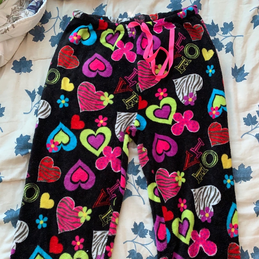 Cozy Black Multicolored Heart Printed Sleepwear PJ